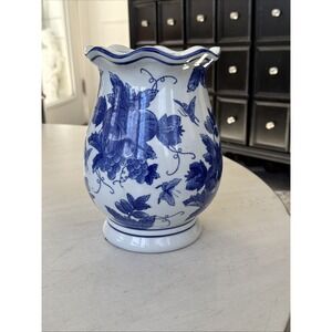 Late 20th Century Chinoiserie Blue & White Porcelain Vase With Fruit & Butterfly